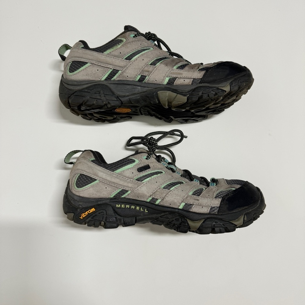 Merrell - Women's Moab 2 Waterproof Lace Up Hiking Shoe in Gray & Mint Green